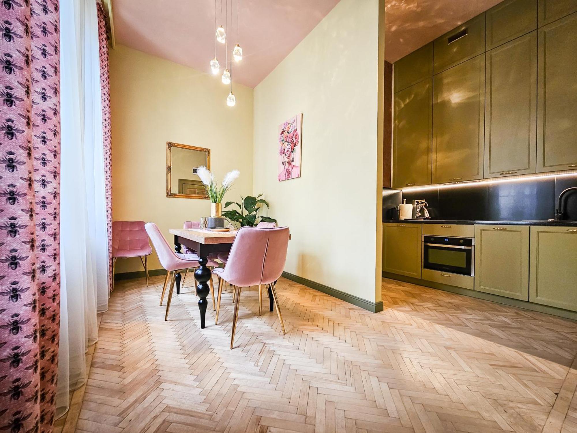 Butik Apartamenty Old Town Torun - Parking Exteriér fotografie